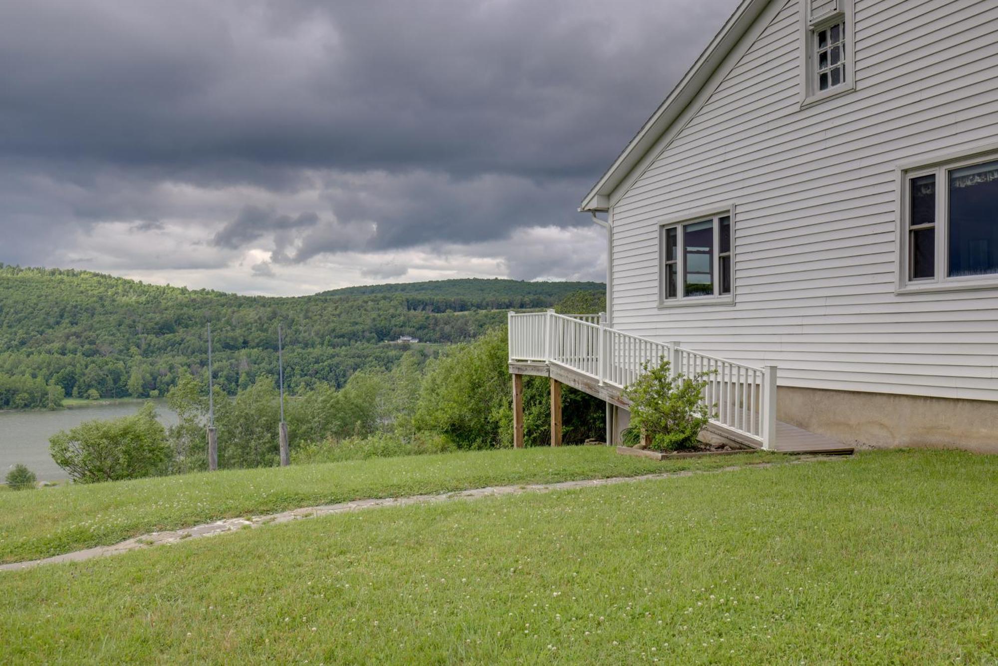 Lawrenceville Apartment With Deck Near Gaming Lands! Bagian luar foto