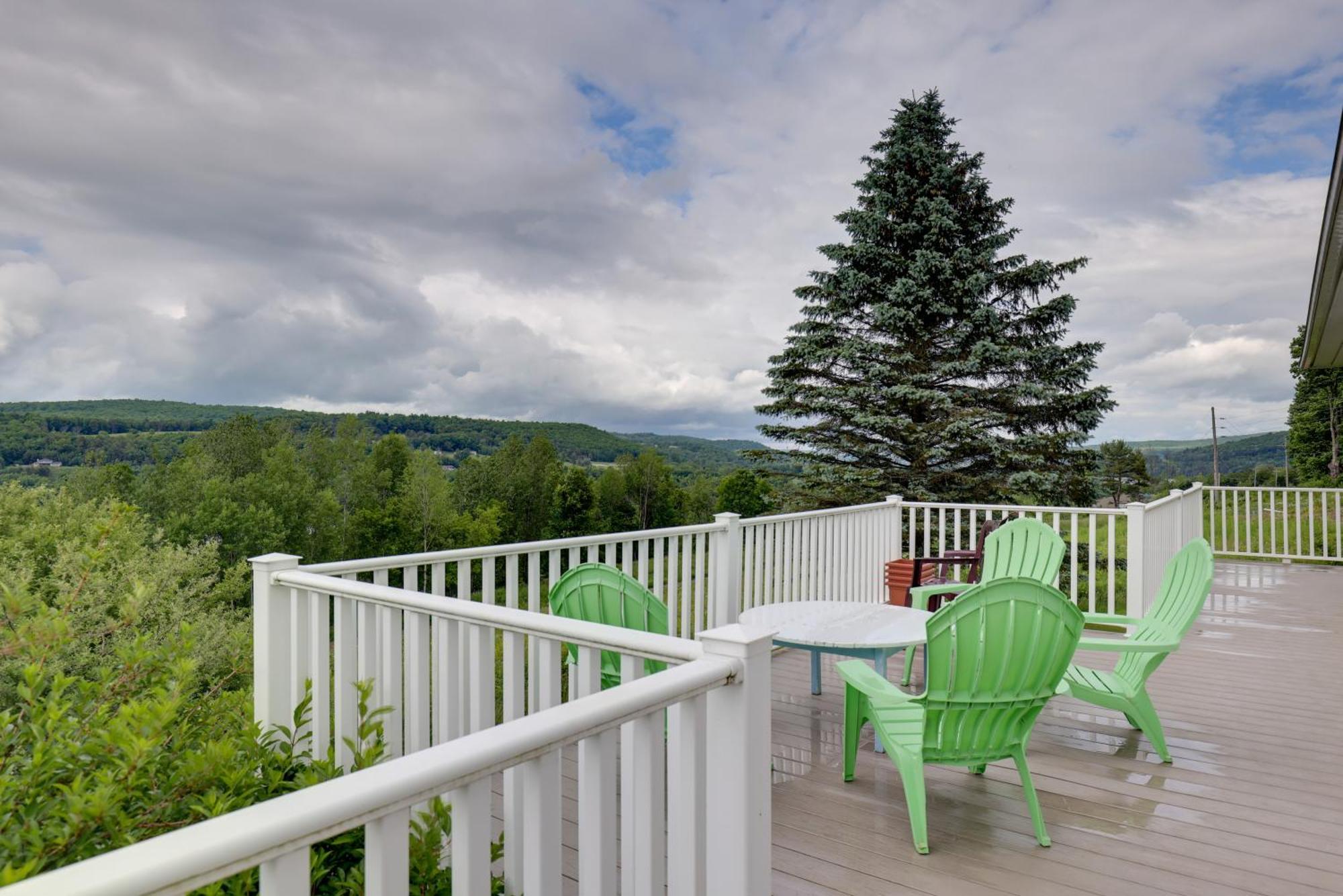 Lawrenceville Apartment With Deck Near Gaming Lands! Bagian luar foto