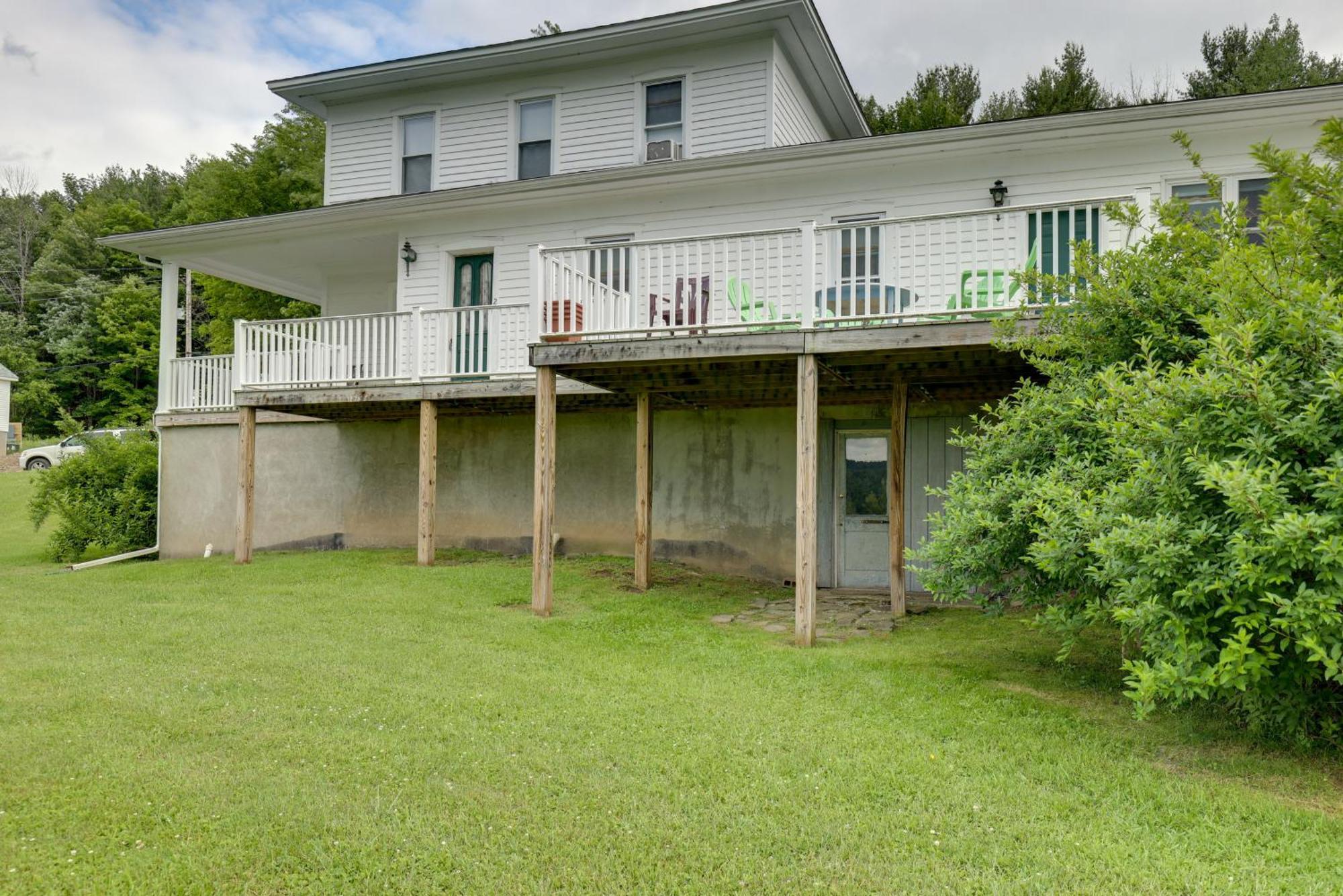Lawrenceville Apartment With Deck Near Gaming Lands! Bagian luar foto