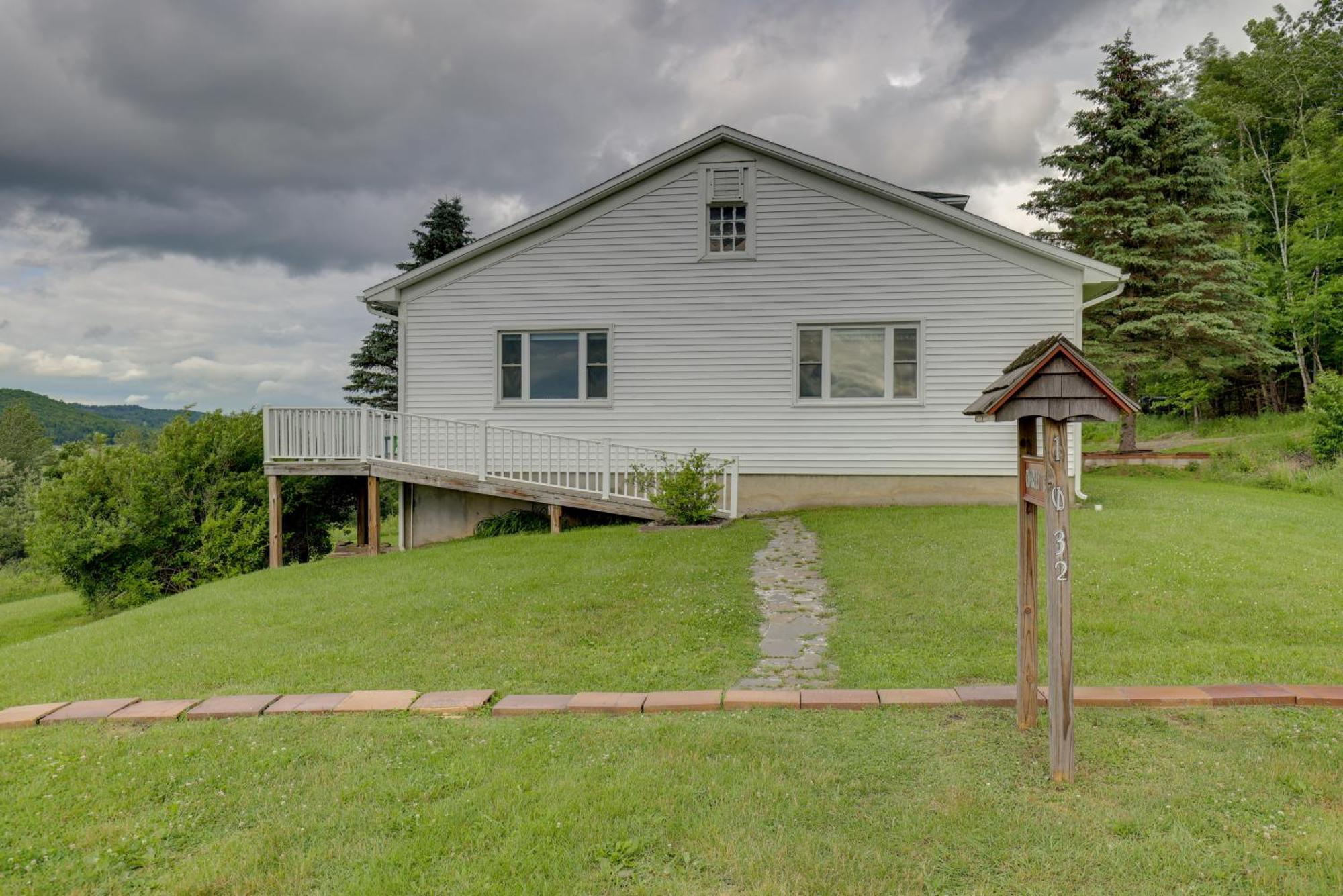 Lawrenceville Apartment With Deck Near Gaming Lands! Bagian luar foto